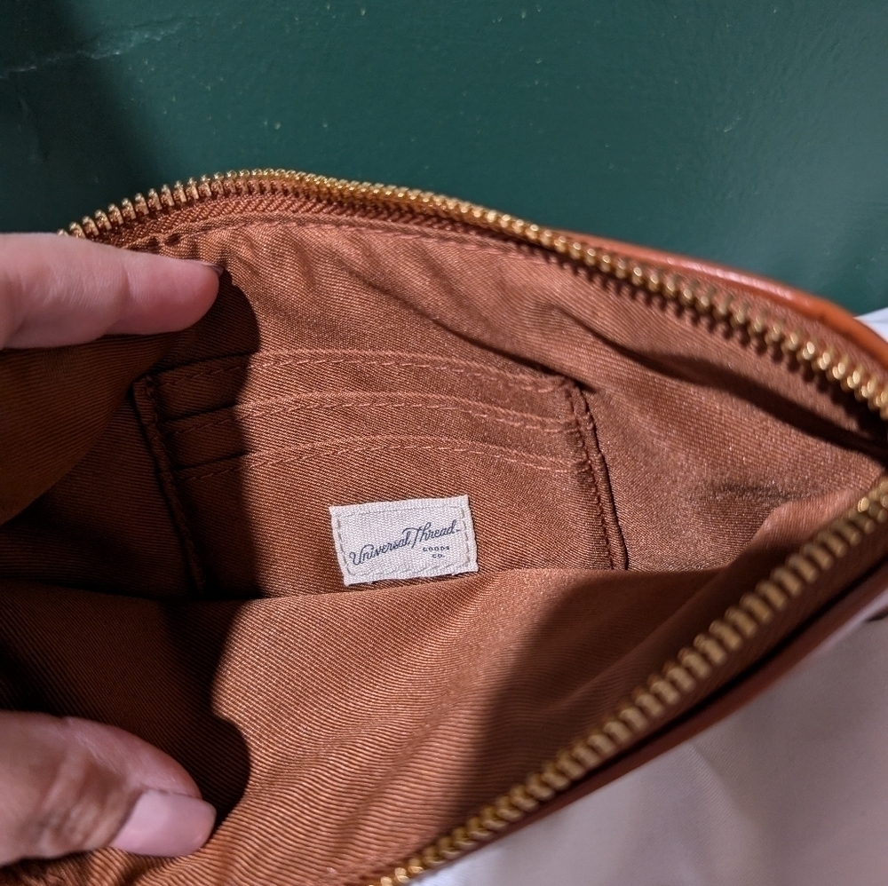 Universal Thread Zip Wallet - Picture 2 of 4